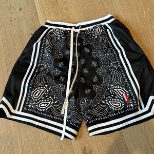 Collect + Select shorts, Men Medium